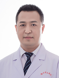 2004年毕业于泰山医学院临床医学系，学士学位。2016年获滨州医学院硕士学位。毕业后从事普外科、胸外科工作。2016年在北京大学肿瘤医院进修